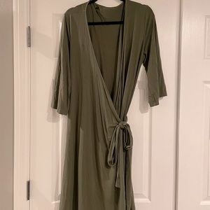 Caden Lane Maternity robe olive green